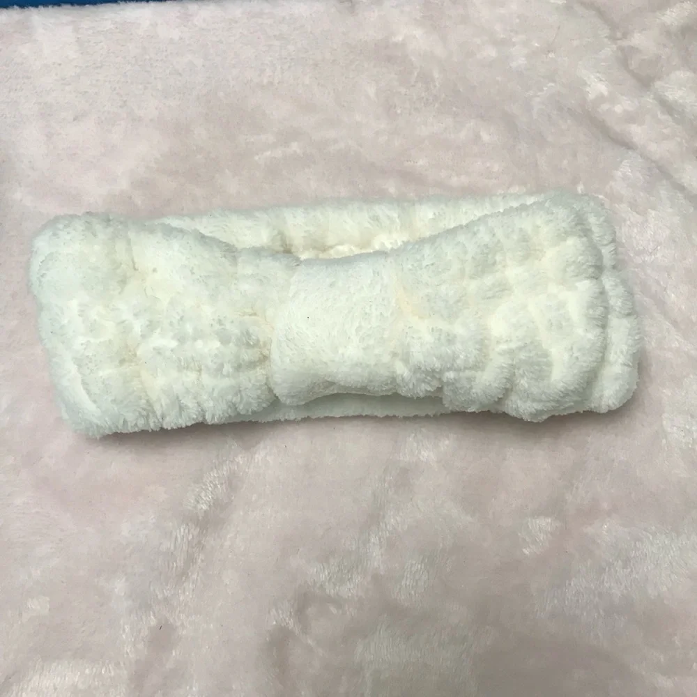 ✨✨5/$10✨✨ Accessorie Unisex Off White plush Headband Makeup headband New - Picture 2 of 6